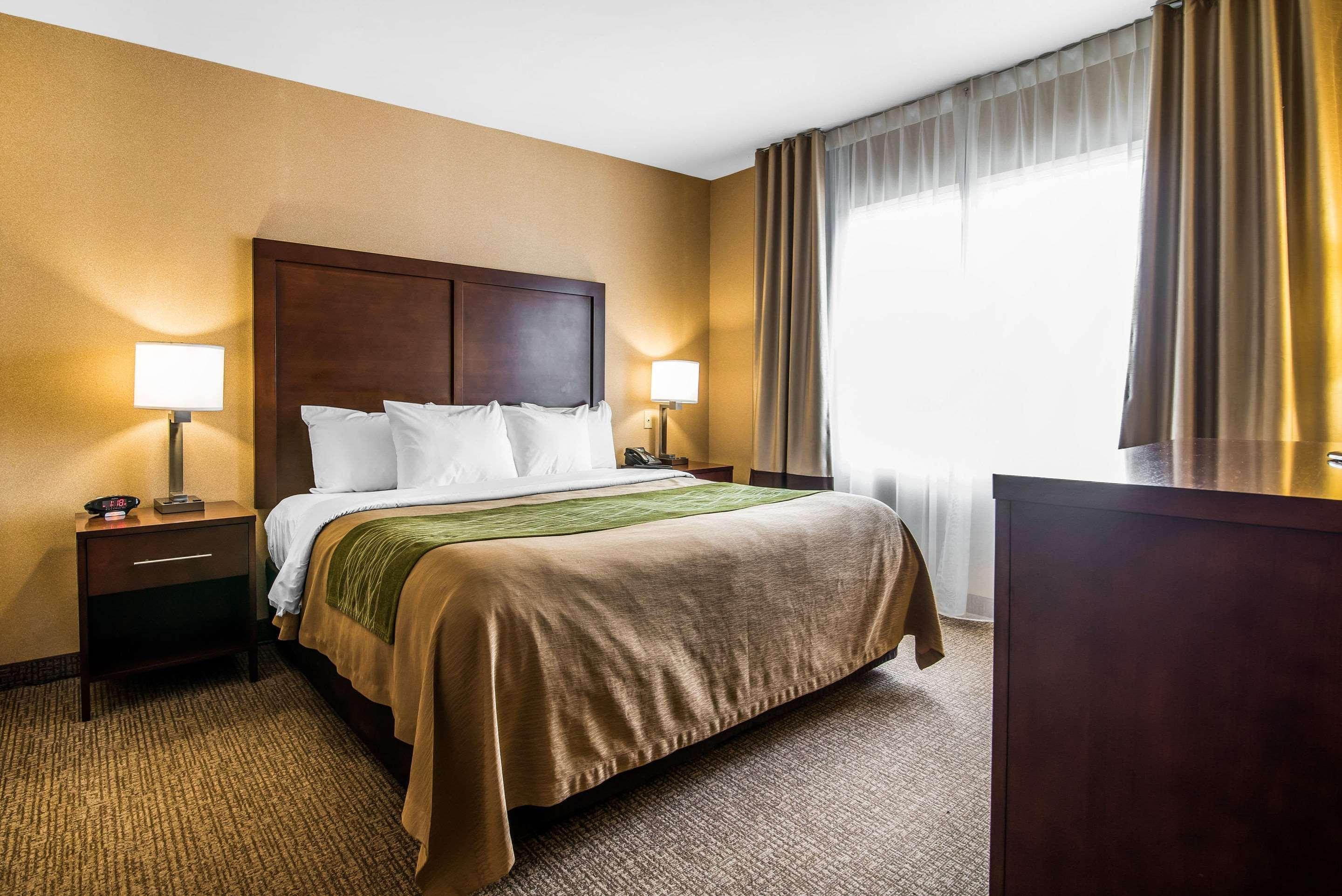 Quality Inn & Suites Towanda Exterior photo